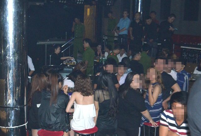 Hơn 100 cảnh sát đột kích Club 162 ở Sài Gòn, dân chơi nhốn nháo bỏ chạy
