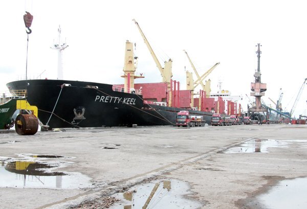 Thực hư Giám đốc Cảng vụ Hàng hải Thanh Hóa ‘xé rào’ cho tàu 50 nghìn tấn ra vào cảng