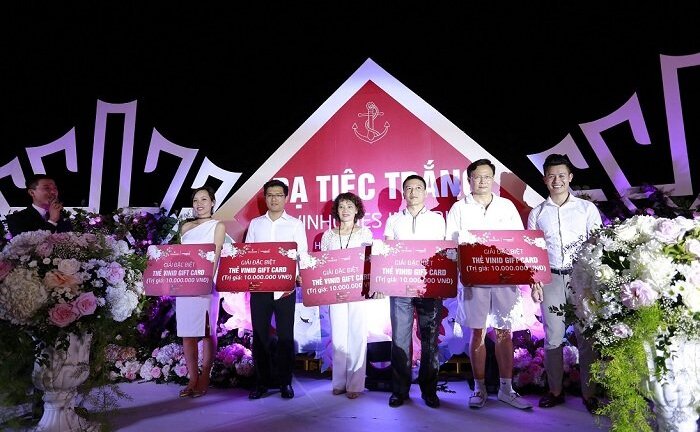 'Dạ tiệc trắng Vinhomes Imperia': Đêm tri ân khách hàng trên du thuyền sang trọng