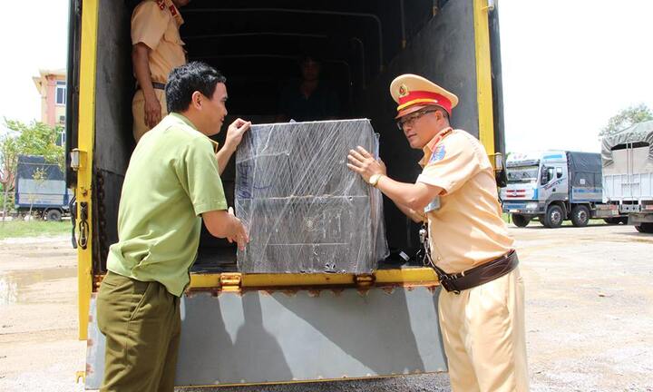 Bắt lô hàng điện tử không rõ nguồn gốc