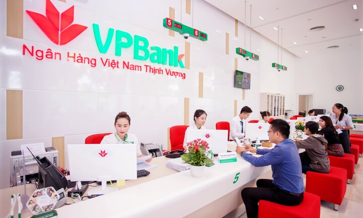 Lãnh đạo VPBank và người nhà đăng ký mua hơn 145 triệu cổ phiếu