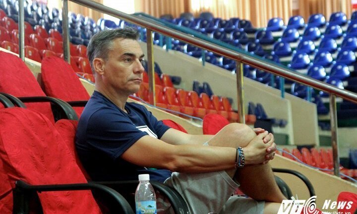 Video: HLV tuyển futsal Việt Nam giật mình vì đụng Thái Lan trận đầu