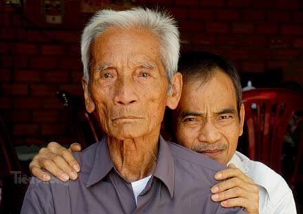 Video: Cha Huỳnh Văn Nén đổ bệnh khi bị con trai kiện, đòi bồi thường hơn 10 tỷ đồng