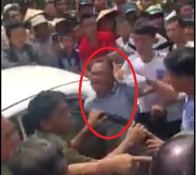 Dân vây bắt, đòi đánh hai người Trung Quốc nghi thôi miên cướp tài sản