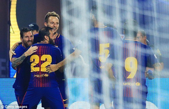 Messi ghi bàn, Barca thắng kịch tính Real