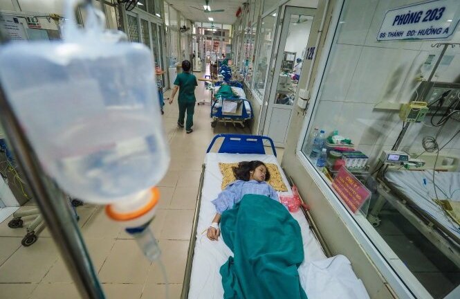 Hà Nội đang quá tải người sốt xuất huyết ở tất cả bệnh viện