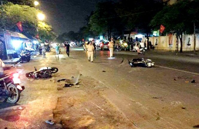 Triệu tập lái xe Porscher tông liên hoàn khiến 7 người bị thương