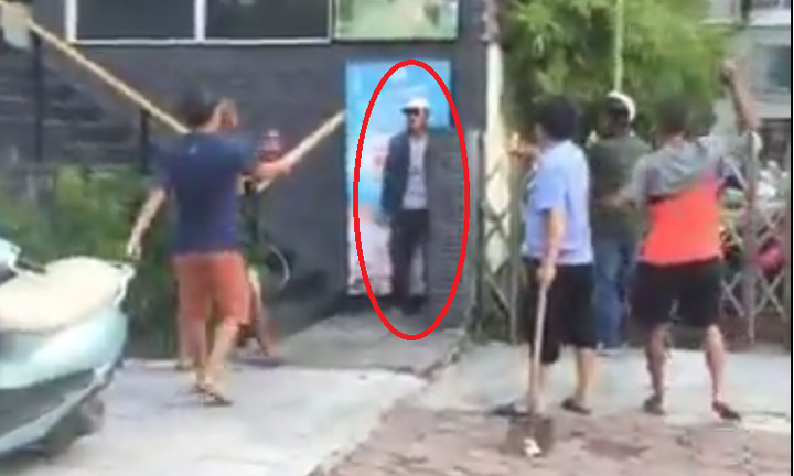 Sự thật người đàn ông bị đánh giữa phố Hà Nội vì nghi bắt cóc trẻ em