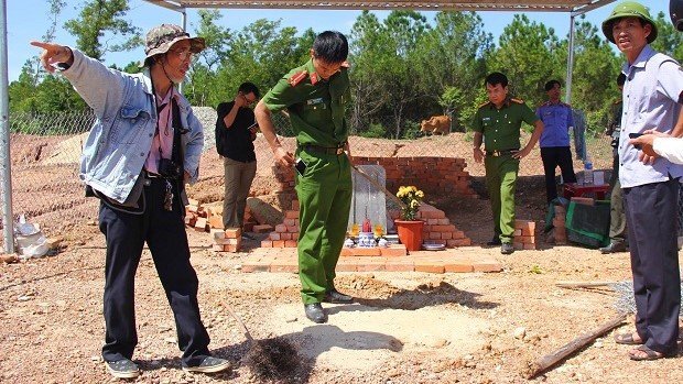 San phẳng mộ vợ vua Tự Đức làm bãi đậu xe: Công an vào cuộc