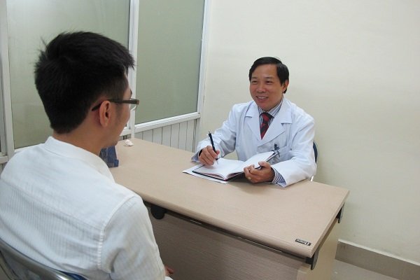 Vì sao nam giới mắc các bệnh trục trặc 'súng, ống' gia tăng?