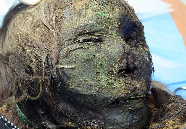 Video: Cận cảnh khuôn mặt xác ướp gần 1000 tuổi vẫn còn đủ tóc và lông mi