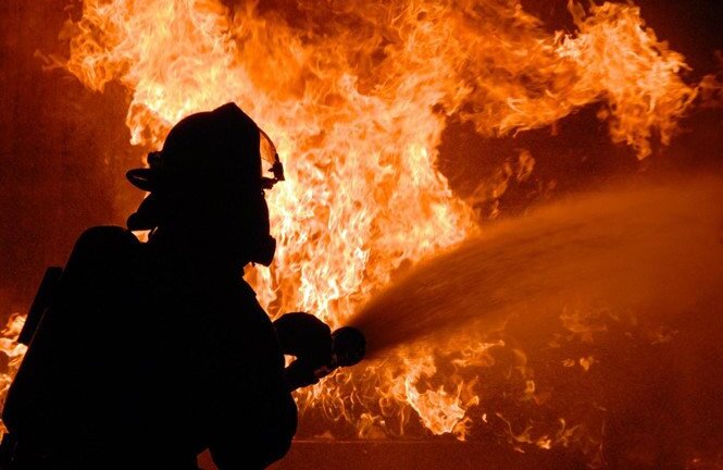 Nghi án lính cứu hỏa tự đốt nhà để kiếm thêm thu nhập