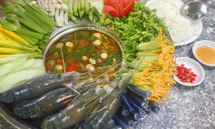 Hướng dẫn làm lẩu tôm càng xanh ngon, lạ miệng