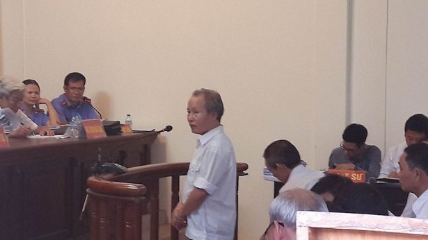 Xét xử sơ thẩm vụ Đồng Tâm: Cựu cán bộ xã - huyện đổ lỗi cho nhau