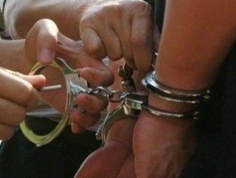 Bắt giam nguyên trung úy công an gọi em ruột đến quán nhậu chém chết người