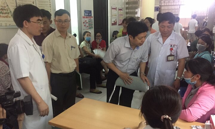 Sẽ hỗ trợ bệnh nhân sốt xuất huyết tại nhà qua đường dây nóng