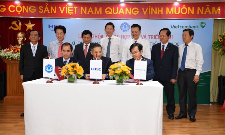 Vietcombank, HFIC và Sawaco hợp tác cung cấp nước sạch cho dân TP.HCM