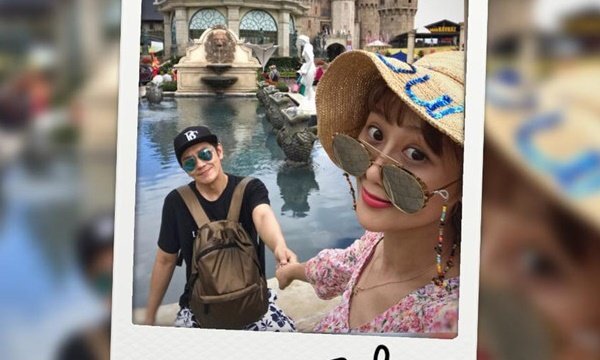 Vợ chồng 'Đoàn Dự' Trần Hạo Dân đang nghỉ dưỡng ở Đà Nẵng