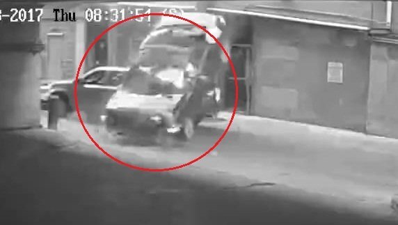 Ô tô rơi từ tầng 7 xuống đất, nữ tài xế sống sót thần kỳ