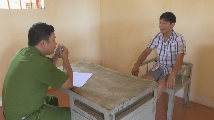 Nổi lòng tham, giám đốc doanh nghiệp trộm iphone của nhân viên cây xăng