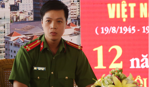 Trinh sát trẻ lê chân gãy, bám theo đường dây ma tuý lớn nhất nước