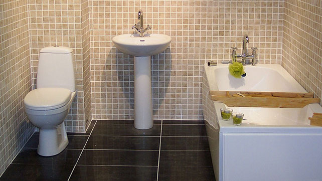 Sự thật bất ngờ: 90% chúng ta dội nước bồn cầu sai cách