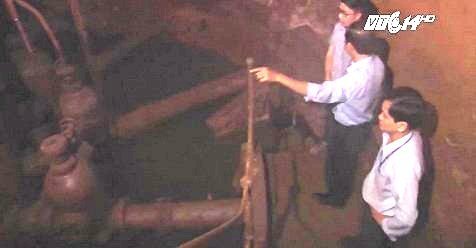 Chui xuống lòng đất, khám phá giếng trữ nước ngọt hơn 100 năm tuổi ở TP.HCM