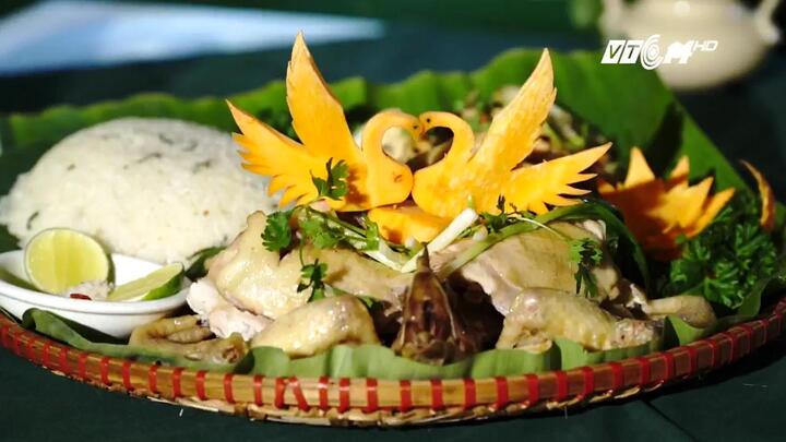 Cách làm gà hấp lá chuối đậm đà hương vị quê hương