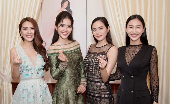 Tường Linh 'The Face', Diệu Linh rạng rỡ chúc mừng Nam Em làm bà chủ