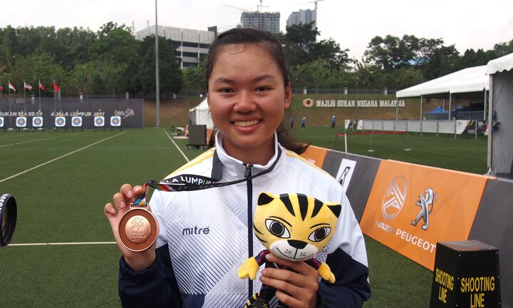 Châu Kiều Oanh: Cô gái bé nhỏ từng không kéo được cung vừa phá kỷ lục SEA Games