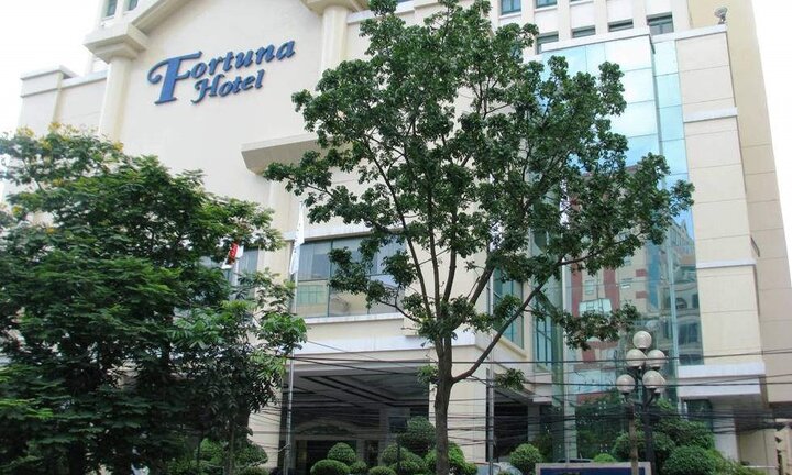 Gửi xe máy 1 triệu đồng/đêm, khách sạn Fortuna phản hồi: 'Nhiều ô tô bị phạt tới 4 triệu đồng'