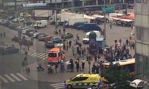 Cảnh sát Phần Lan nổ súng, bắt kẻ tấn công bằng dao trên phố