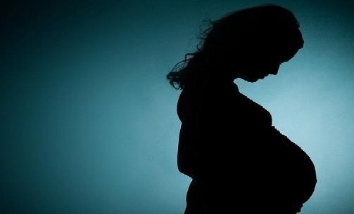 Bị cưỡng bức, bé gái 10 tuổi sinh con vì bị cấm phá thai
