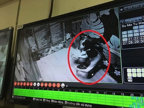 Mắc kẹt trong thang máy, đôi nam nữ nhập viện cấp cứu