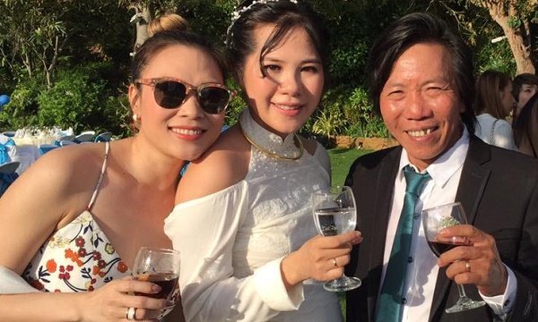 Video: Mỹ Tâm hát và quậy hết mình trong tiệc cưới đạo diễn Nguyễn Tranh