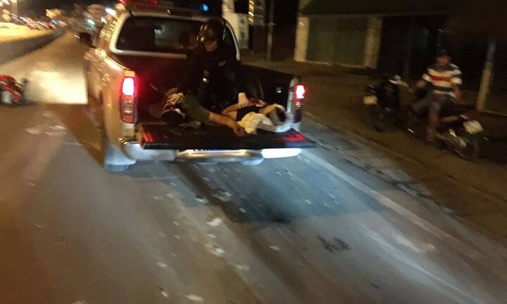 Bị nhóm côn đồ truy đuổi, thanh niên băng qua đường gặp tai nạn