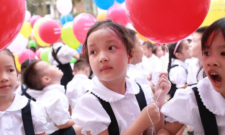 Tranh cãi gay gắt: Có cần nữa không ngày khai giảng năm học mới?