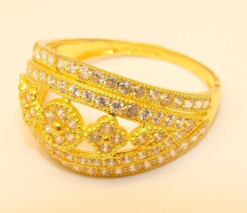 Giá vàng hôm nay 24/8: Rung lắc ở biên độ hẹp, thị trường buồn tẻ
