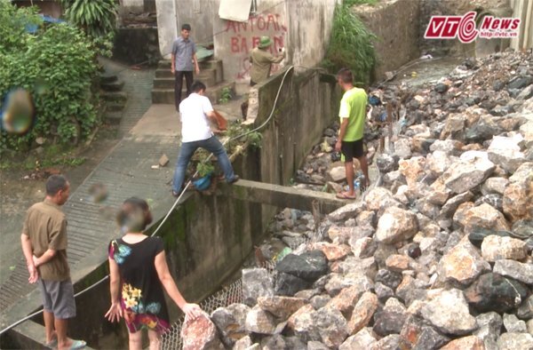 Video: Kè dự án cao tốc Hạ Long – Vân Đồn rạn nứt, đe doạ tính mạng người dân