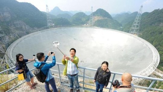 Du khách ồn ào, kính viễn vọng khổng lồ Trung Quốc có thể không tìm nổi người ngoài hành tinh