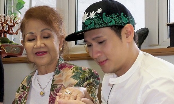 Nguyên Vũ ngày nào đi diễn về cũng bị mẹ mắng