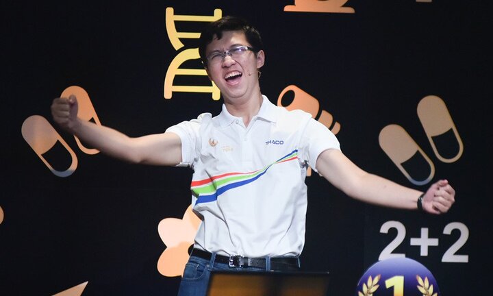 Ảnh: Khoảnh khắc đăng quang Đường lên đỉnh Olympia của 'Cậu bé Google' Phan Đăng Nhật Minh