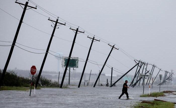 Mỹ oằn mình trước sức tàn phá khủng khiếp của 'siêu bão thập kỷ' Harvey