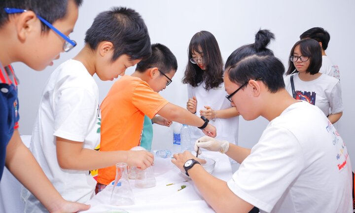 Học sinh Hà thành háo hức đi tìm chính mình tại 'Teen Camping Day' 2017