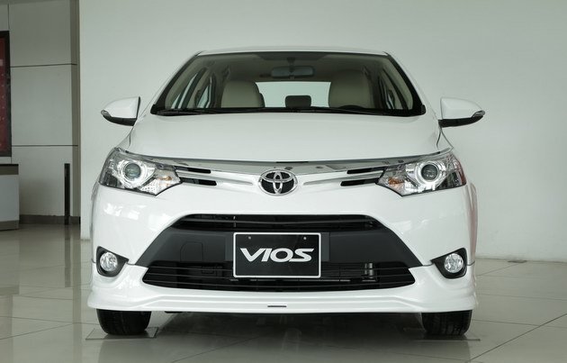 Bất chấp lệnh triệu hồi, Toyota giảm giá mạnh hai mẫu Vios và Innova trong tháng cô hồn
