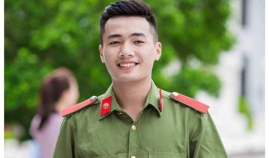 Nam sinh Học viện An ninh điển trai khoe ảnh kỷ yếu ghi dấu thời sinh viên