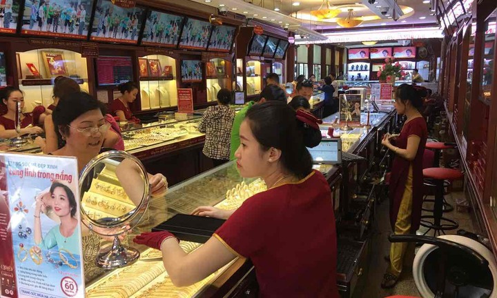 Giá vàng hôm nay 31/8: Bất ngờ hạ nhiệt sau chuỗi ngày tăng điên cuồng