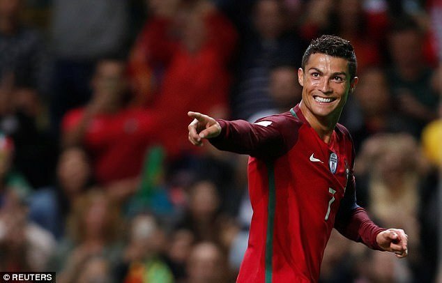 Video Bồ Đào Nha 5-1 Đảo Faroe: Ronaldo lập hattrick, qua mặt Pele