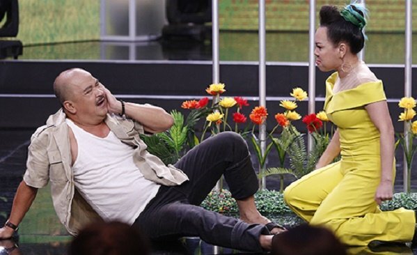 Bị xúc phạm nhân phẩm, Việt Hương thẳng tay tát Hoàng Sơn