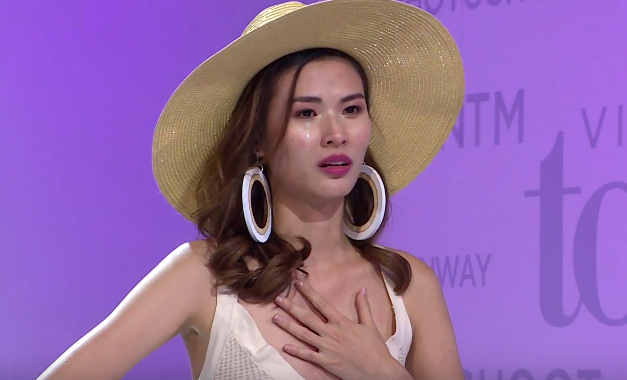 Video: Cao Thiên Trang khóc nghẹn, xin lỗi ê-kíp vì những ồn ào tại Next Top Model